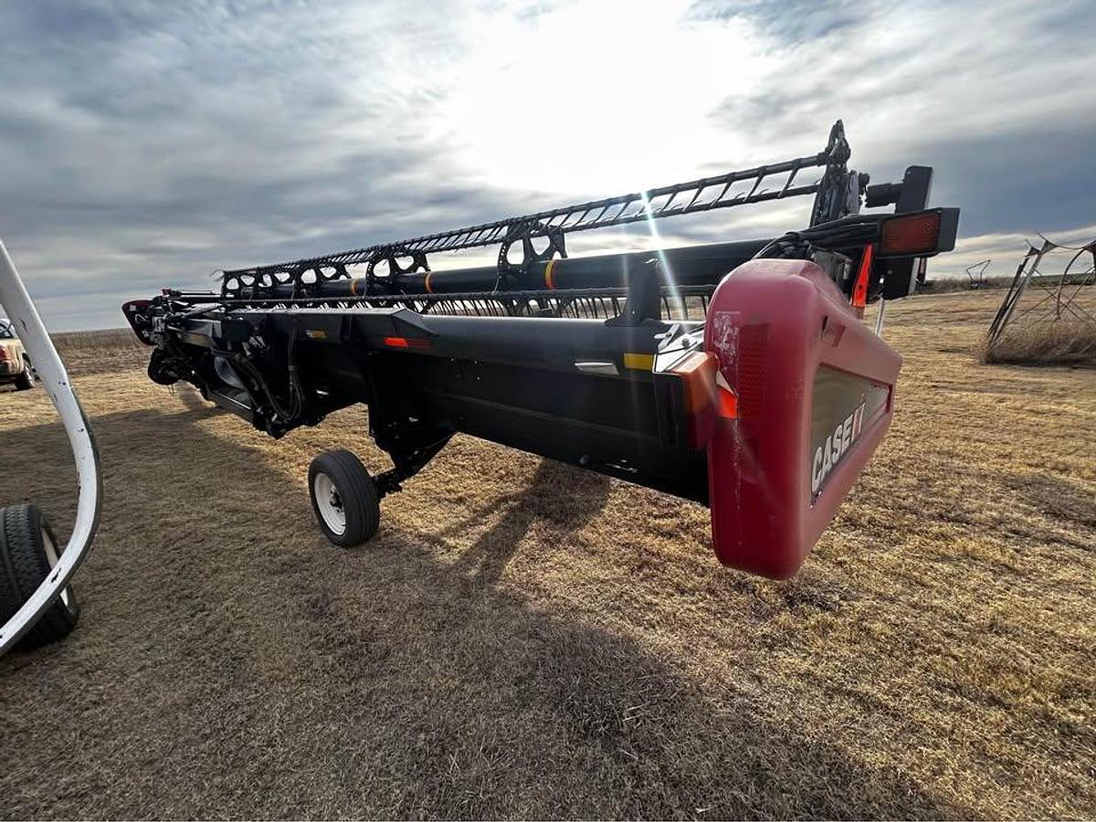 Used 2008 Case IH 35' Header