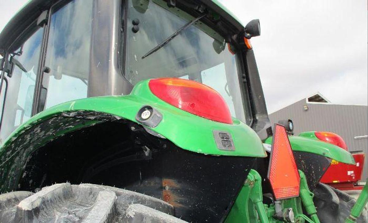 Used 2017 JOHN DEERE 6110M
