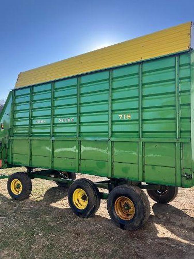 Used Unknown JOHN DEERE B0716 Forage Wagon