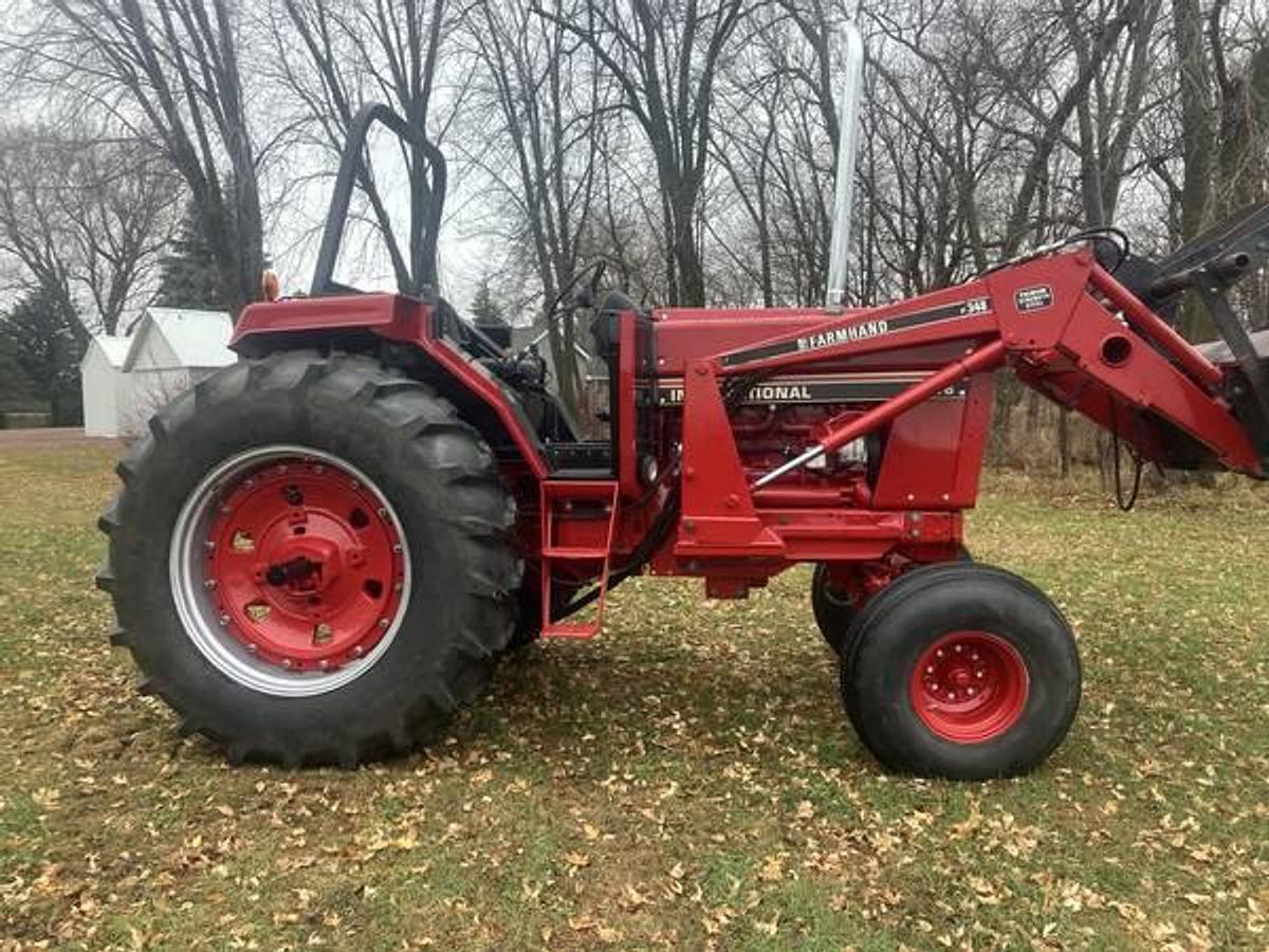Used 1981 Case IH 1086 Tractor