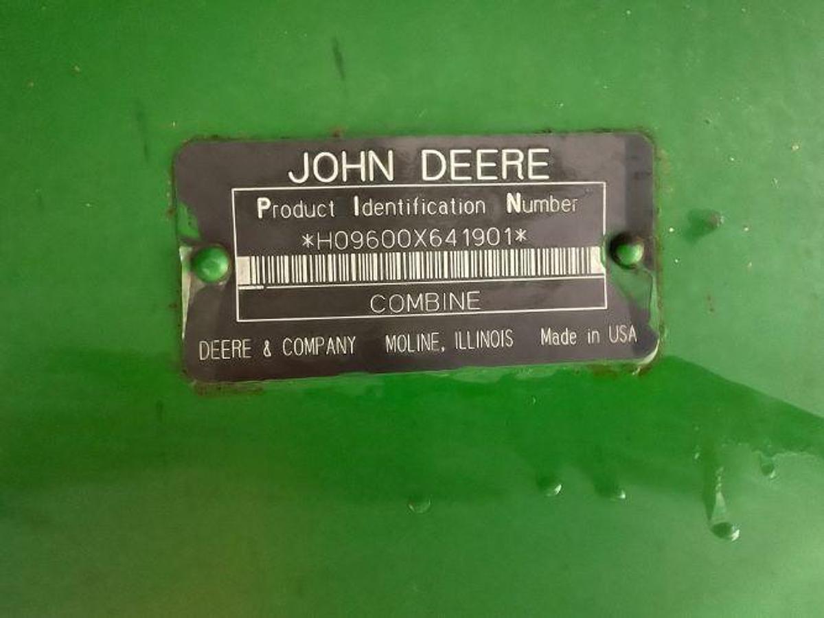 Used 2000 JOHN DEERE 9600 Combine