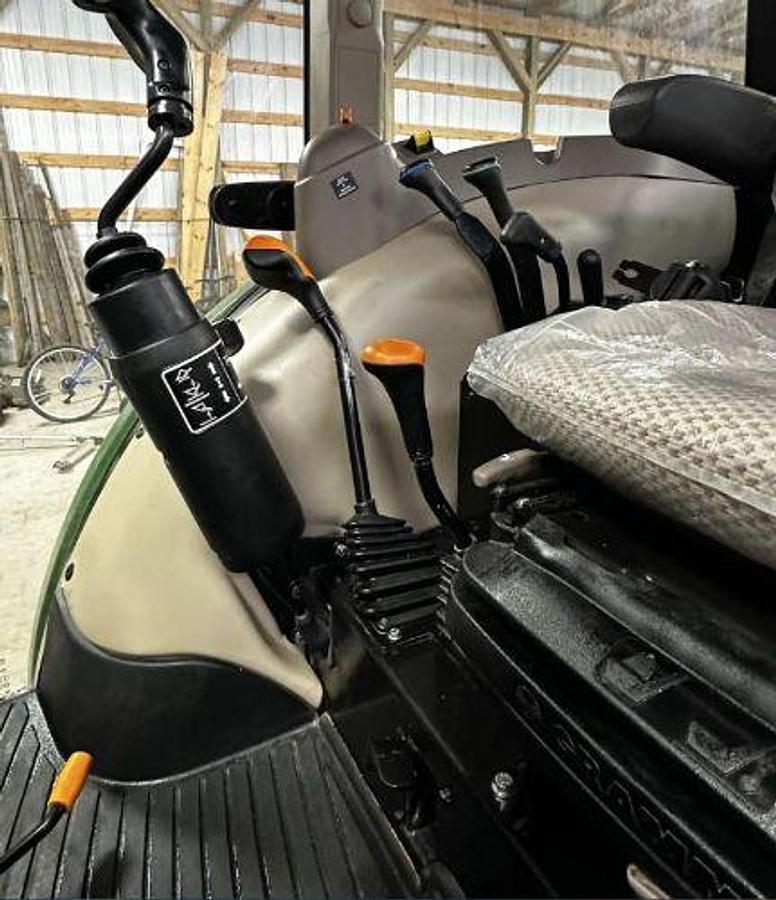 Used 2022 JOHN DEERE 5055E