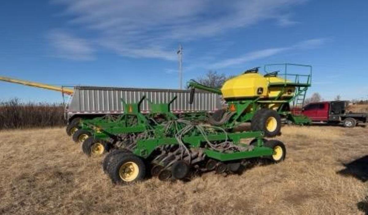 Used 2012 JOHN DEERE 1890
