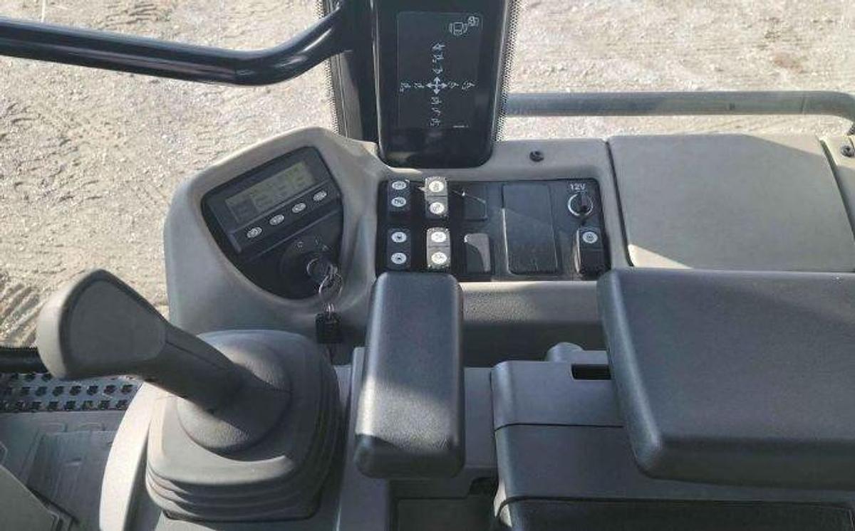 Used 2012 CATERPILLAR 953D