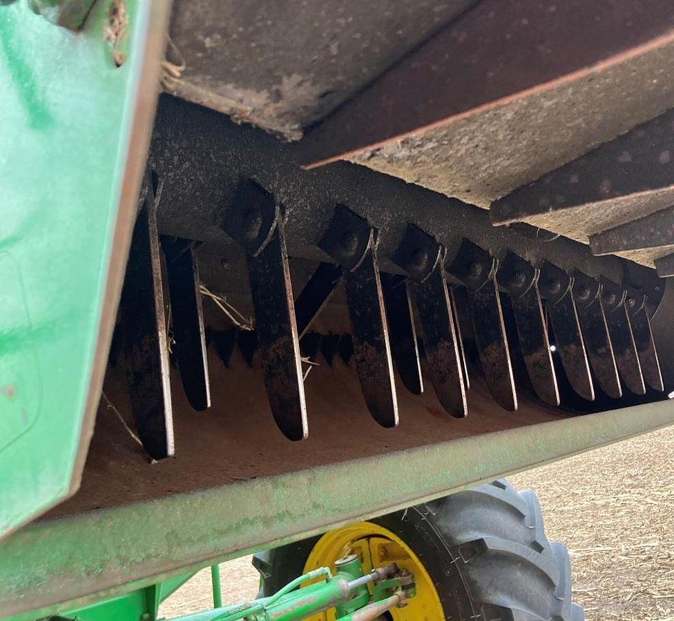 Used 1981 JOHN DEERE 7720 Combine