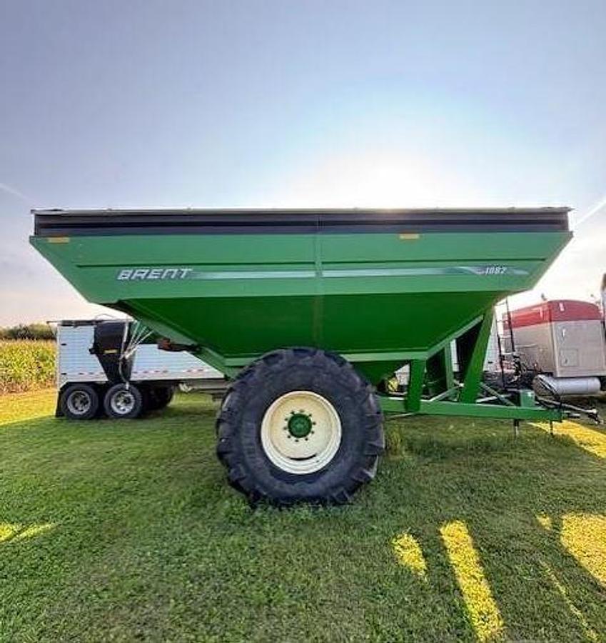 Used 2014 BRENT 1082 Grain Cart