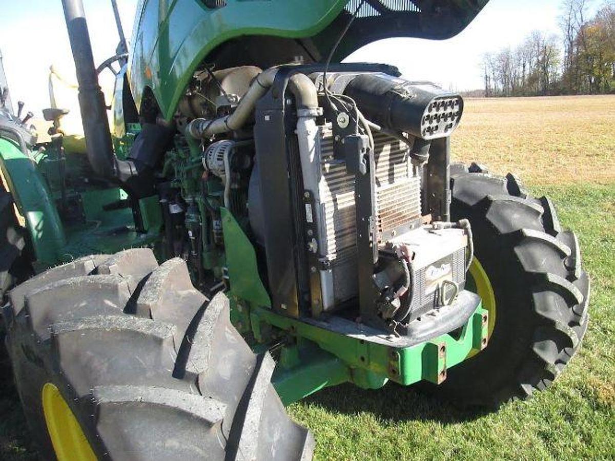 Used 2013 JOHN DEERE 5100M