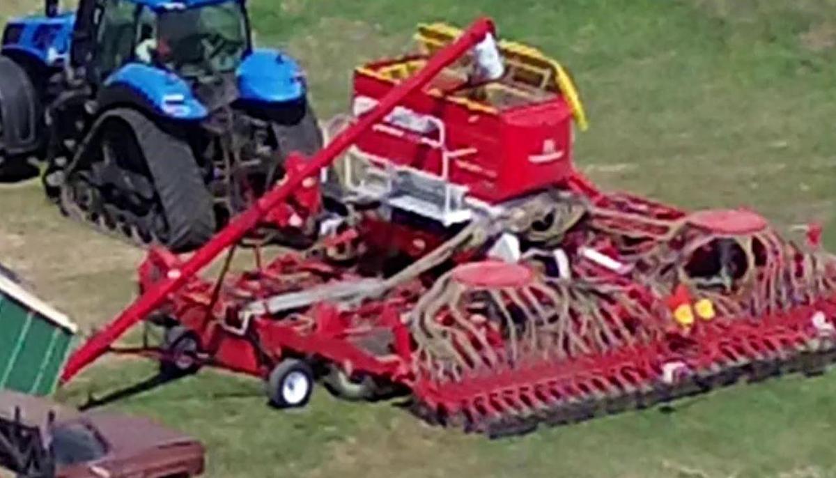 Used 2024 Pottinger Terrasem V 8000 D Z Air Seeder