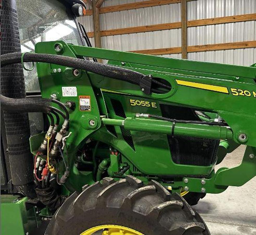 Used 2022 JOHN DEERE 5055E