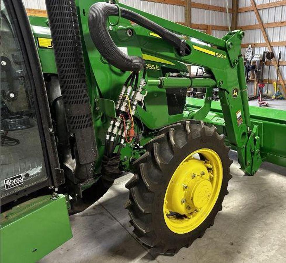 Used 2022 JOHN DEERE 5055E