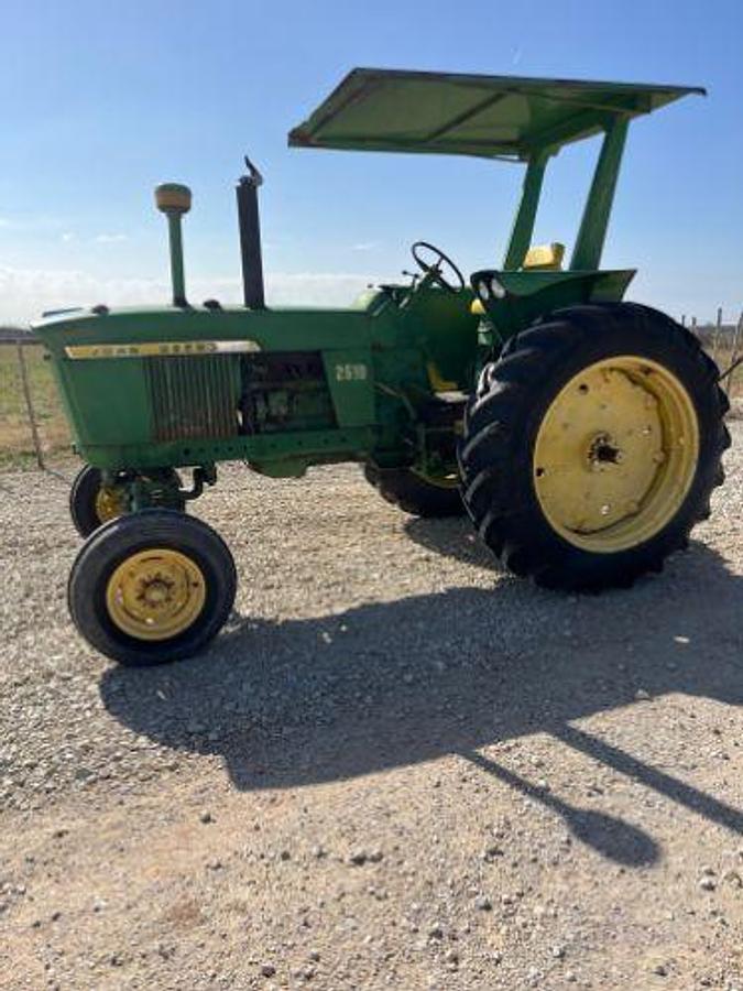Used 1967 John Deere 2510