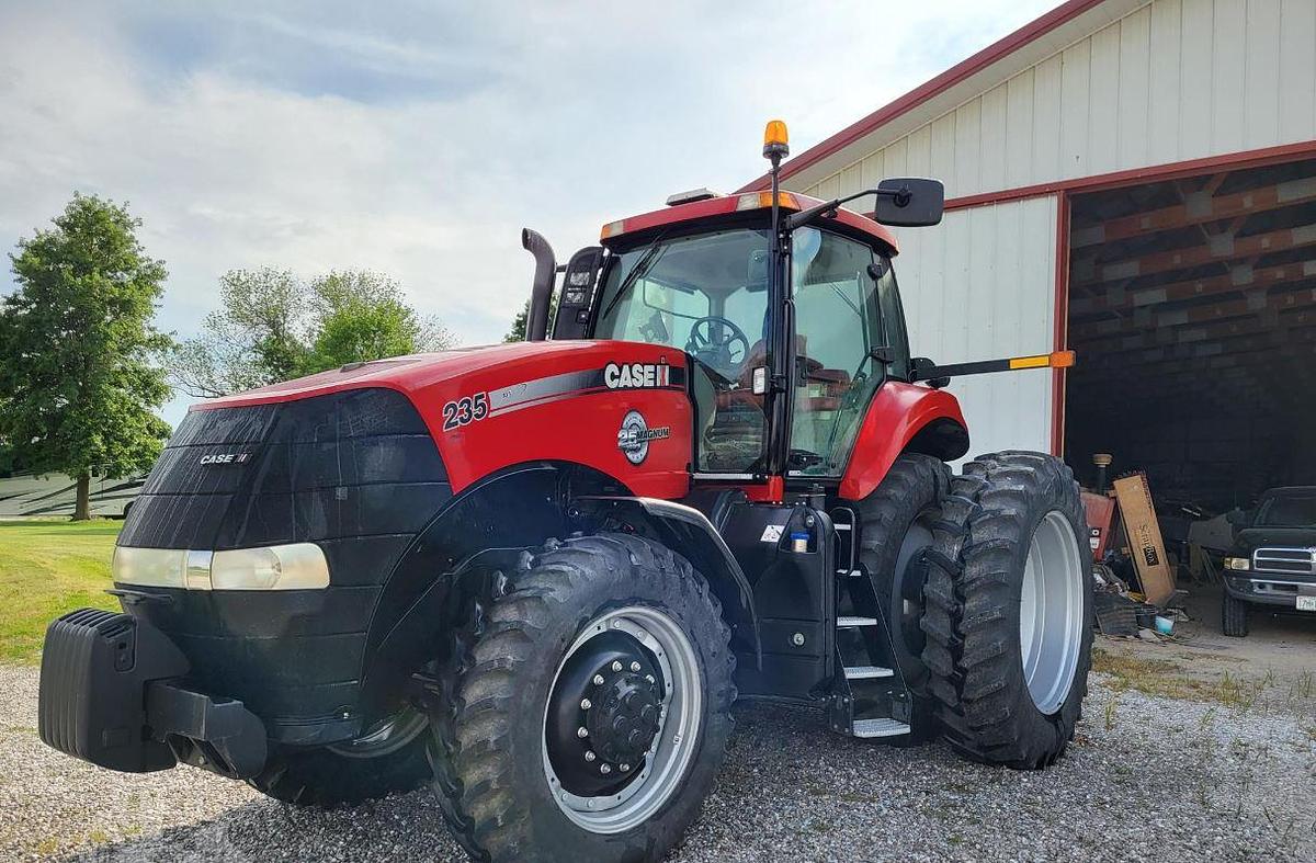 Used 2013 CASE IH MAGNUM 235 Tractor