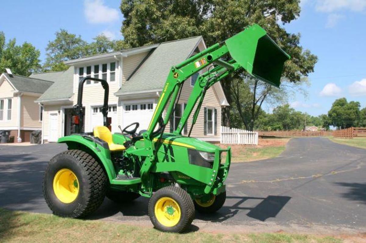 Used 2017 JOHN DEERE 4052M