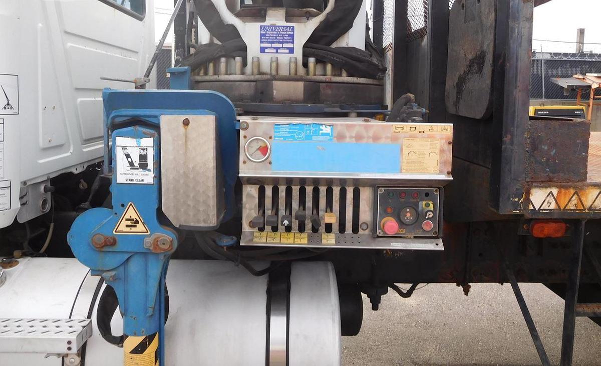 Used 2009 CORMACH 28200E4 ASC MOUNTED ON 2009 MACK GRANITE GU813