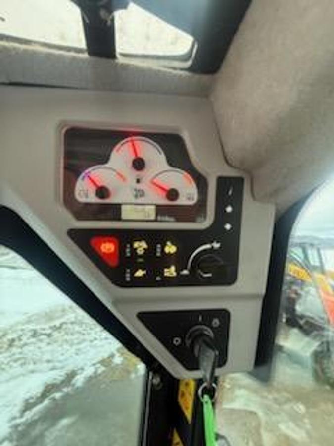 Used 2022 JCB 270T Compact Track Loader