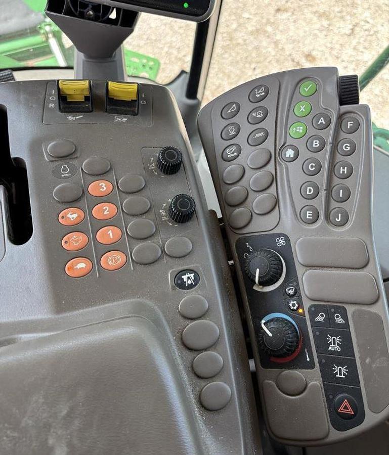 Used 2012 John Deere S670 Combine