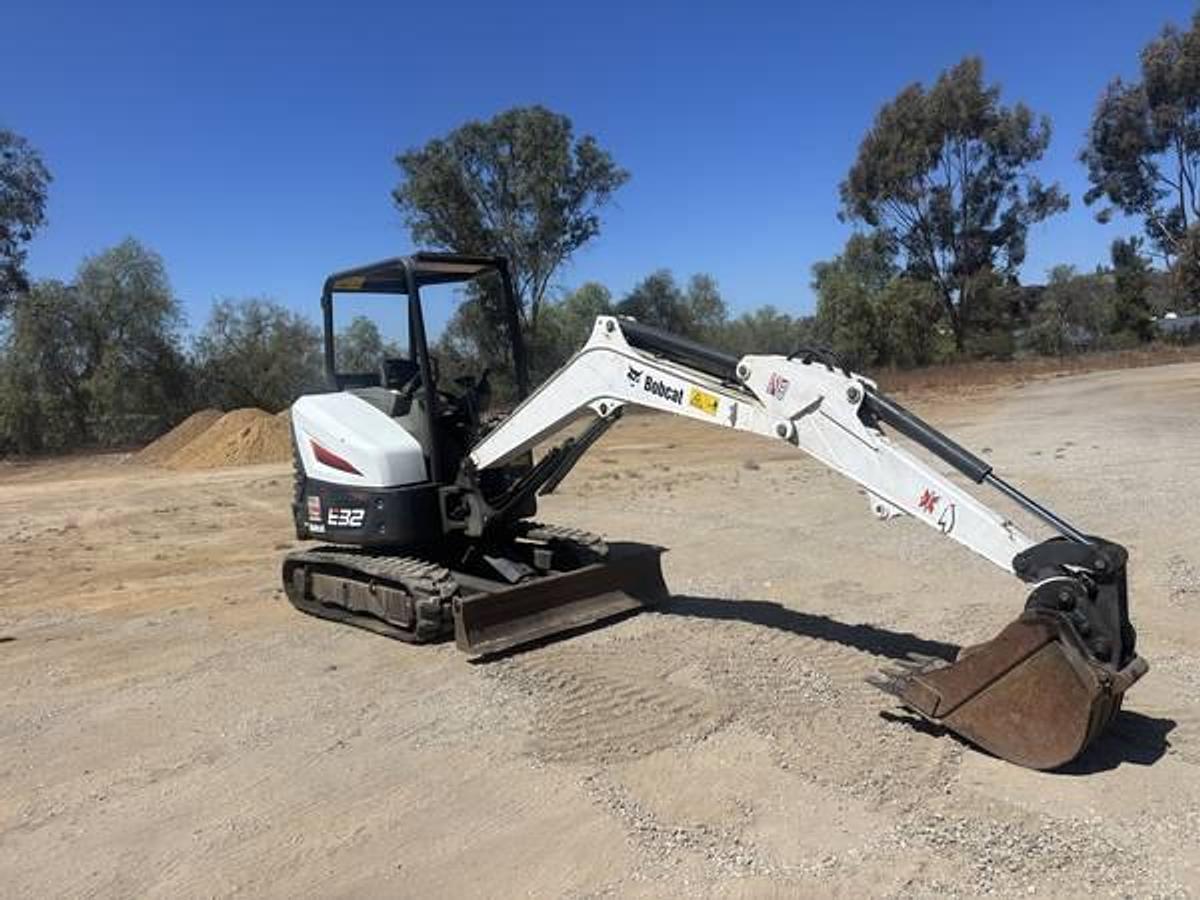 Used Bobcat E32 I Mini Excavator E32 Crawler Excavator