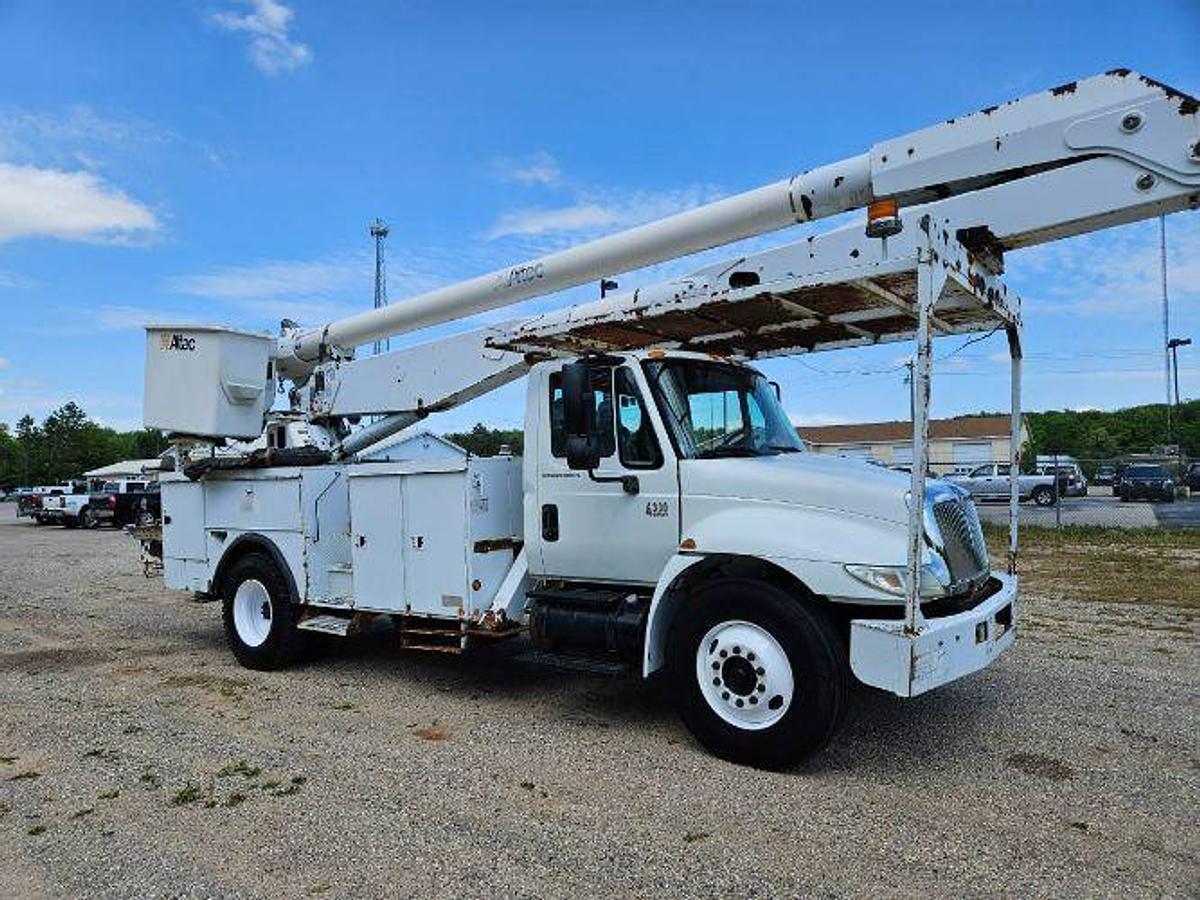 Used 2005 INTERNATIONAL 4300 DT466