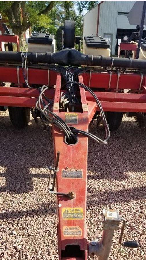 Used 2002 White 6122