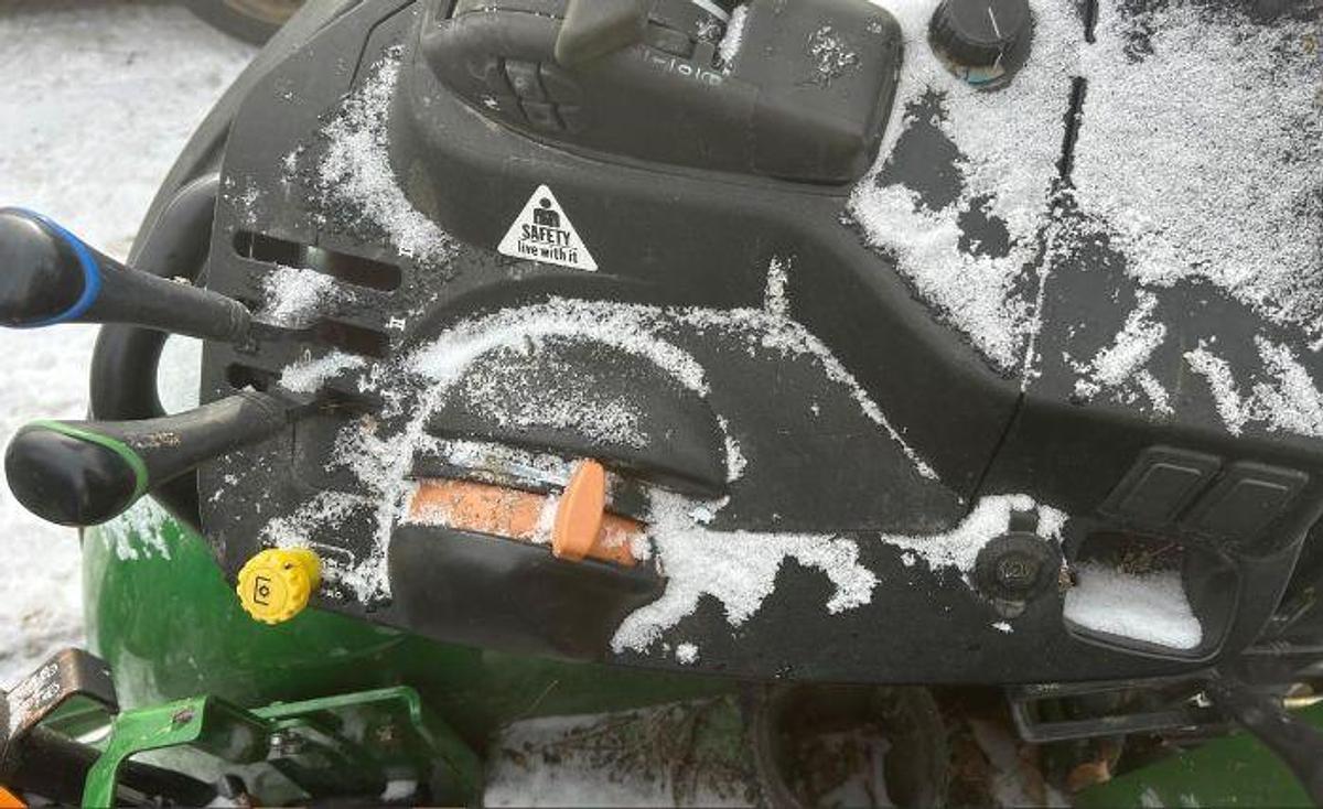 Used 2012 JOHN DEERE 5085m