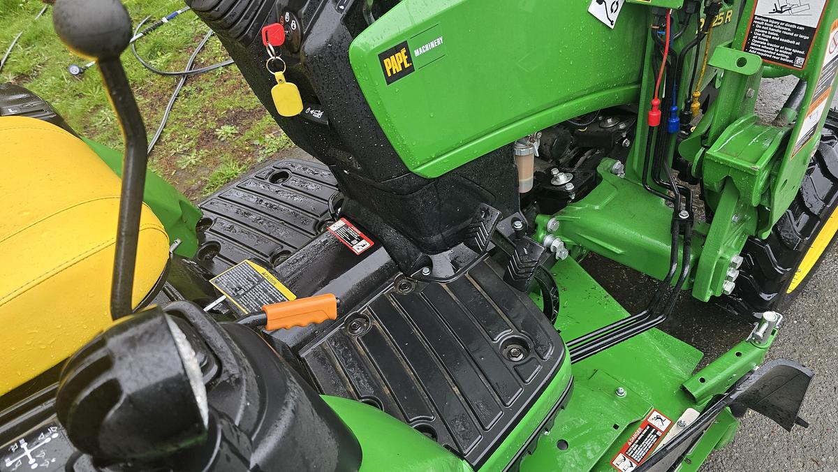 Used 2023 John Deere 2025R