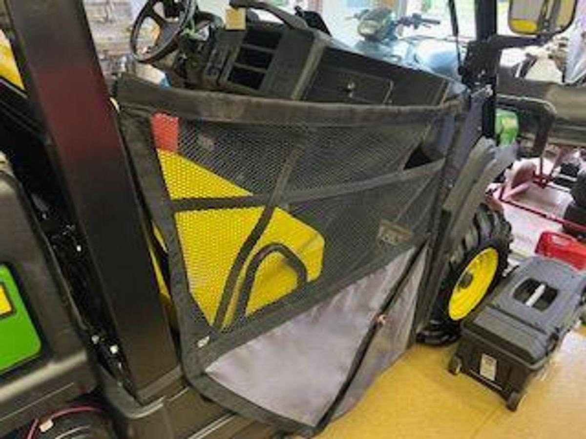 Used 2018 JOHN DEERE XUV835M