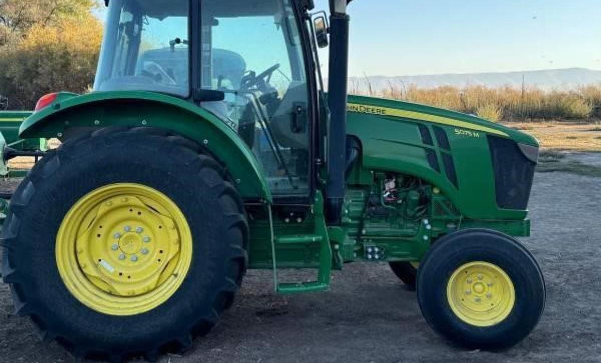 Used 2022 JOHN DEERE 5075M