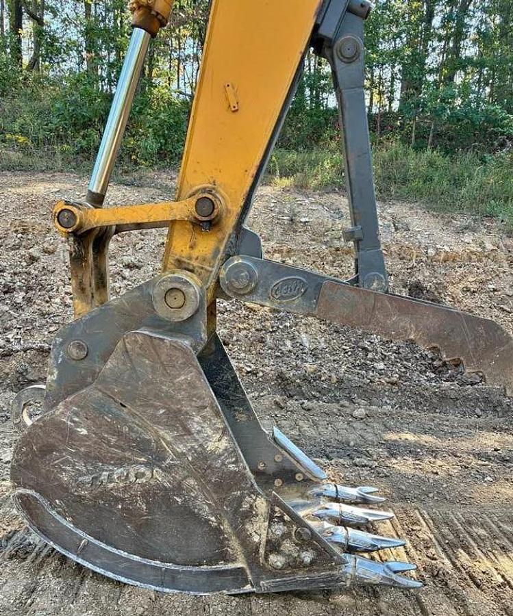 Used 2007 DEERE 160C LC