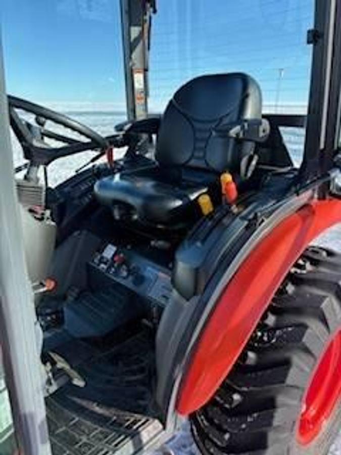 Used 2020 Kubota 2610 TRACTOR, BLOWER, MOWER