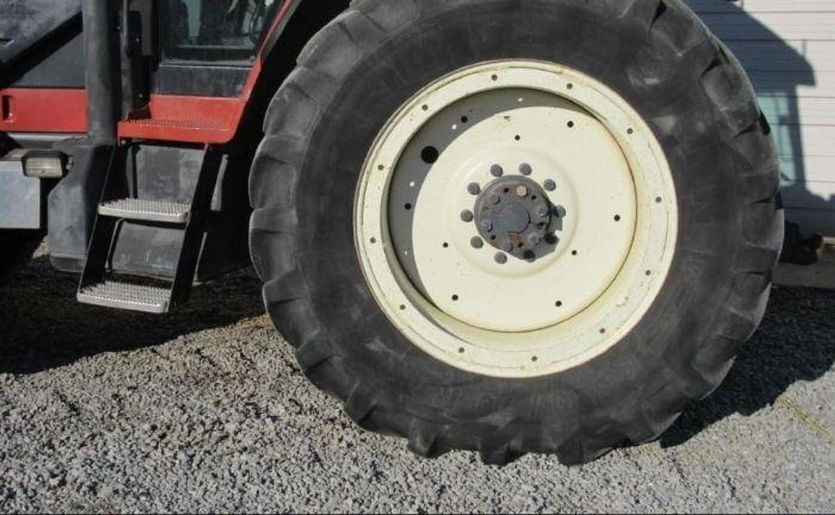 Used 2000 NEW HOLLAND G210