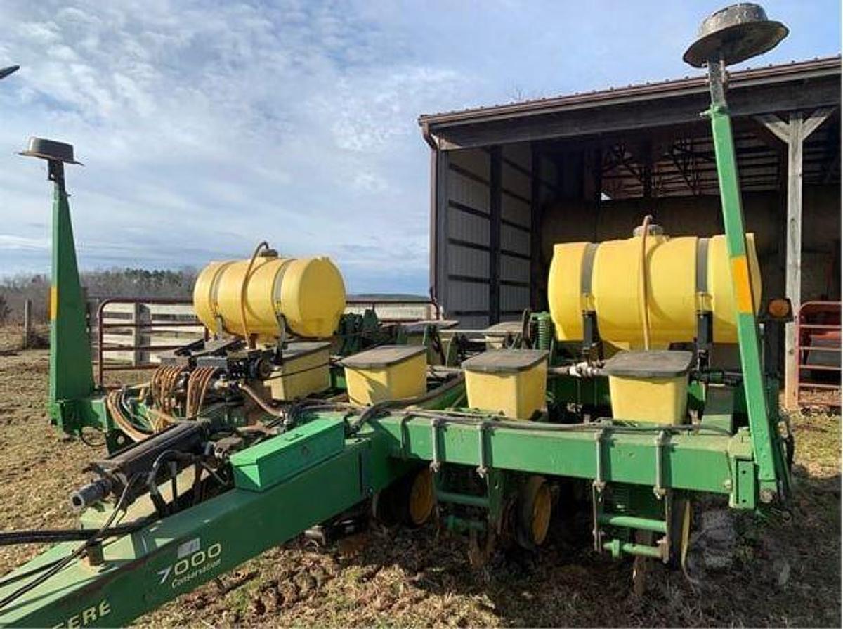 Used 1989 JOHN DEERE 7000 611 Splitter Planter