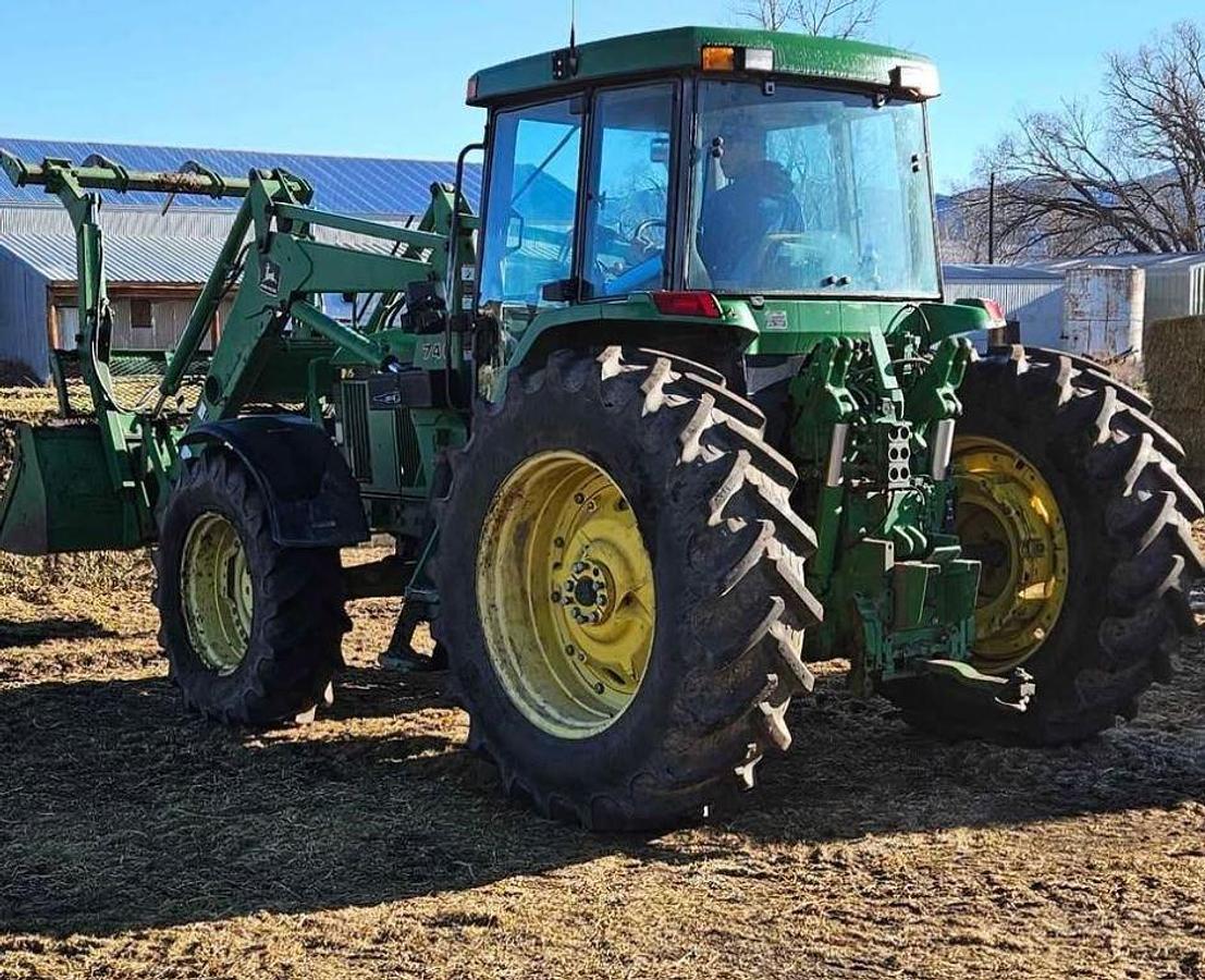 Used 2001 JOHN DEERE 7510