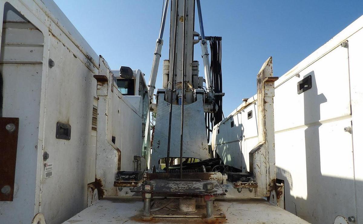 Used 2005 SOILMEC R312-200 Verticle Drill