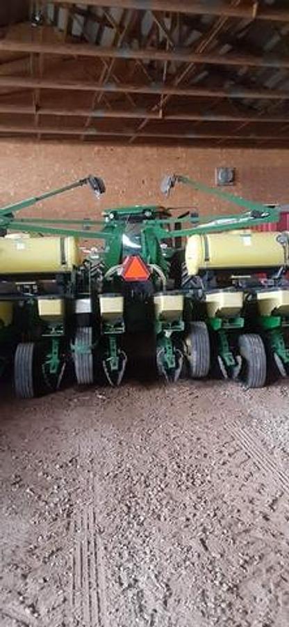 Used 1996 12 Row Planter