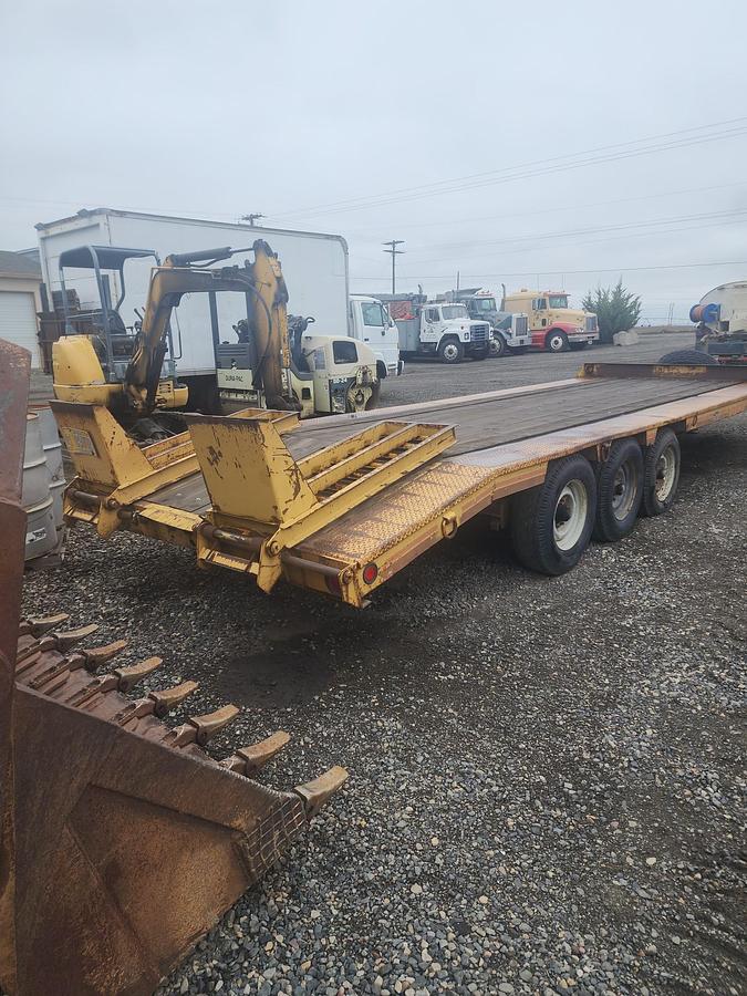 Used 1976 Wisco Flatbed Trailer