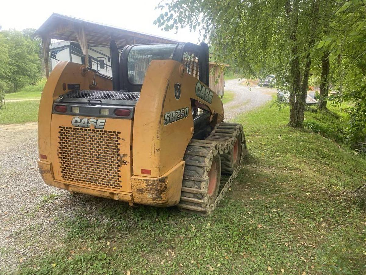 Used 2011 CASE SR250