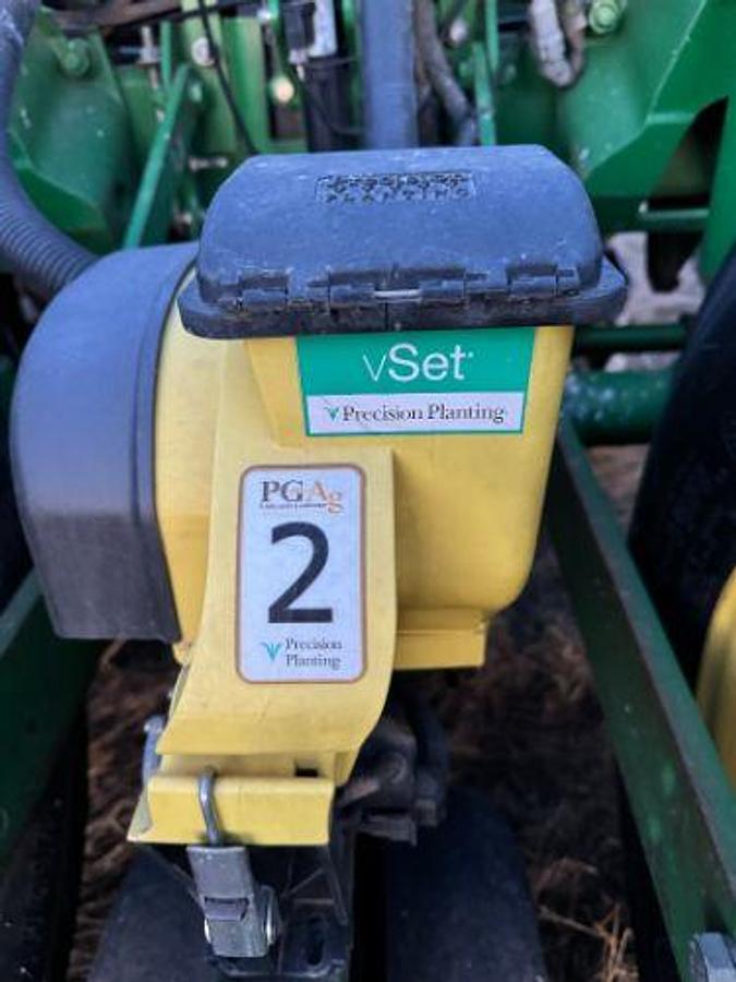 Used 2010 JOHN DEERE 1770NT