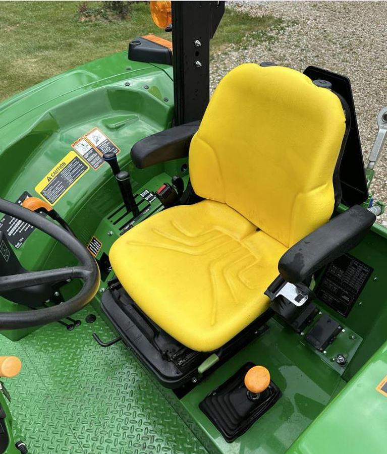 Used 2021 JOHN DEERE 6105E