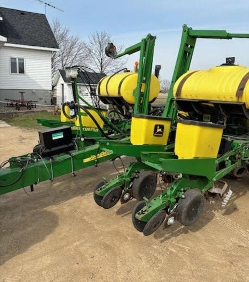 Used 2003 JOHN DEERE 1760