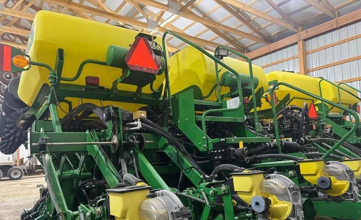 Used 2012 John Deere 1790 Planter