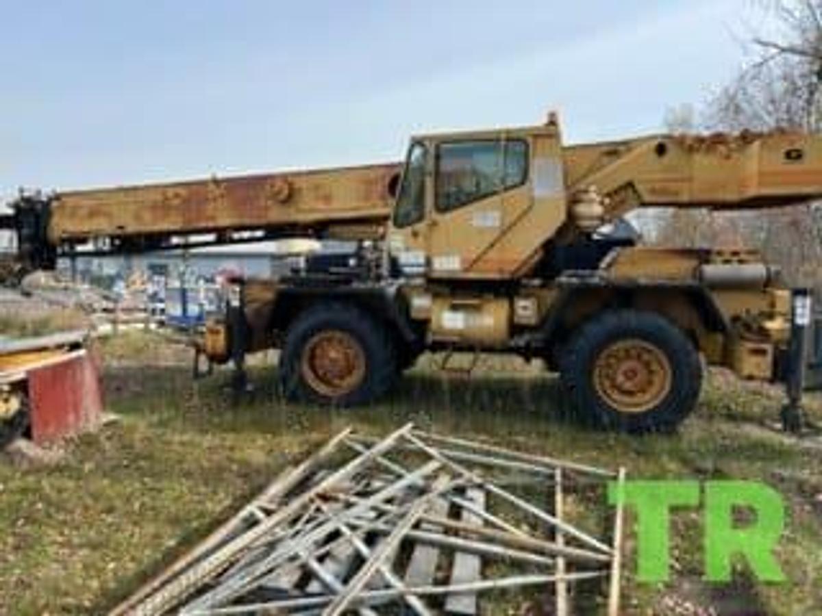 Used 1986 Grove RT422 Crane