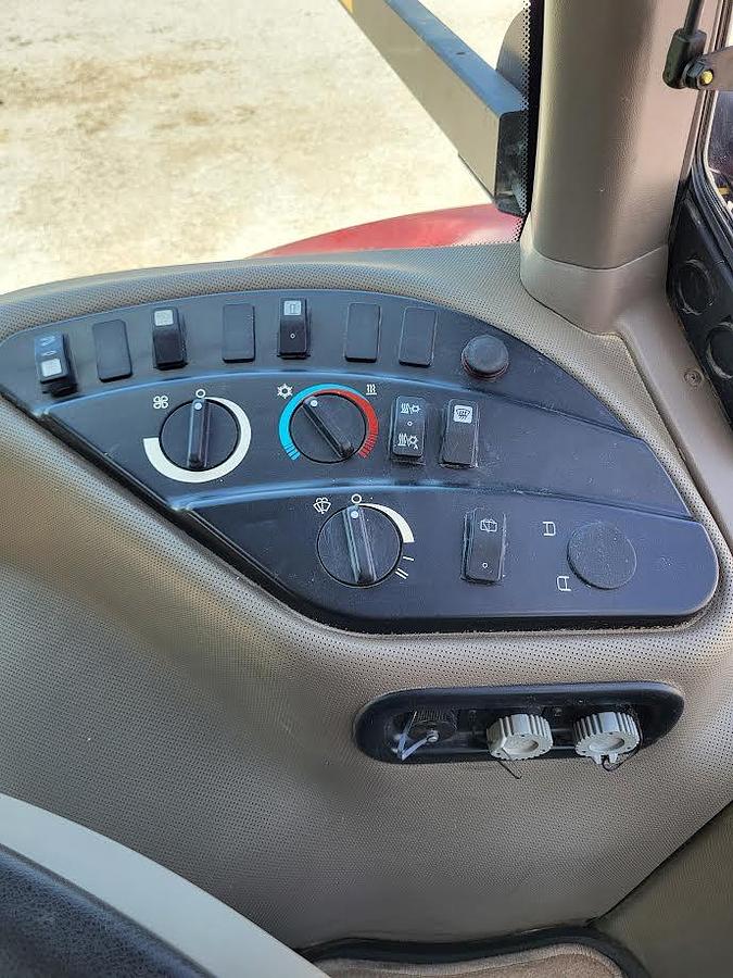 Used 2013 CASE IH MAGNUM 235 Tractor