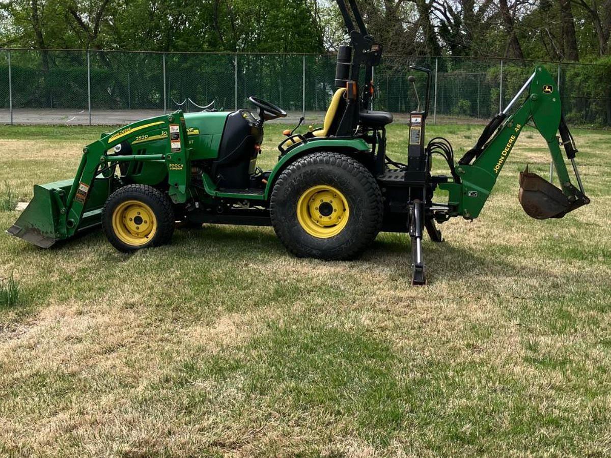 Used 2008 John Deere 2520 Tractor