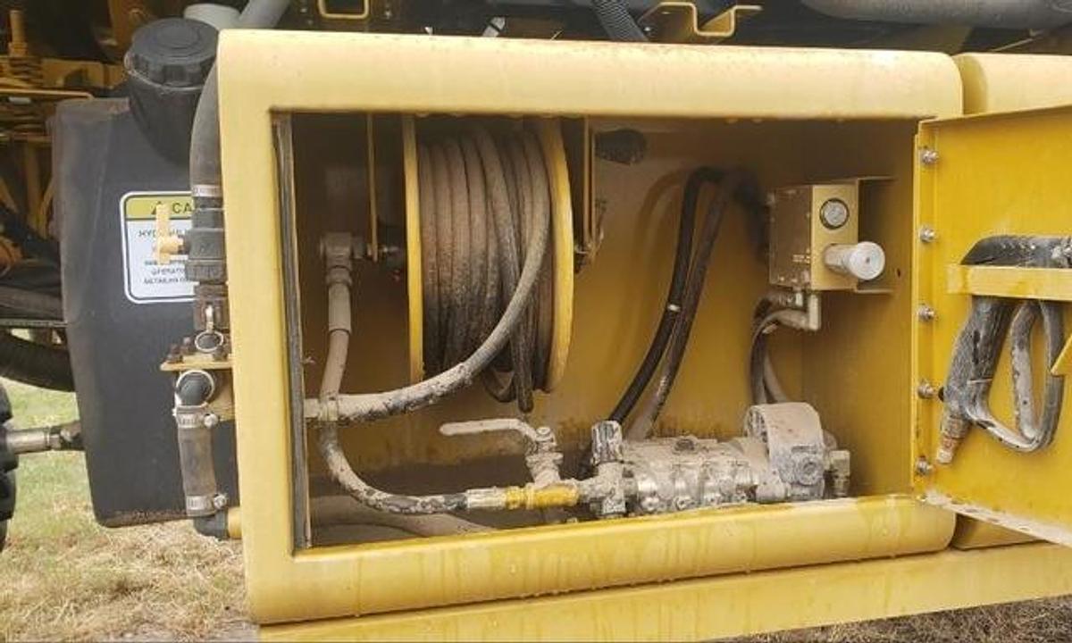 Used 2004 AG-CHEM ROGATOR 864