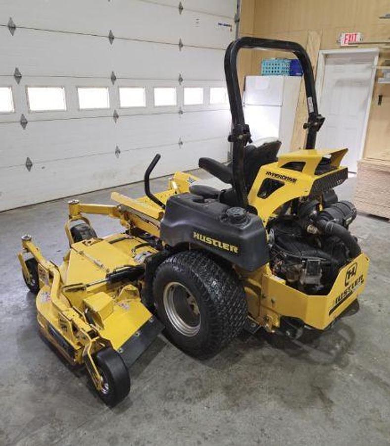 Used 2017 Hustler Super 104