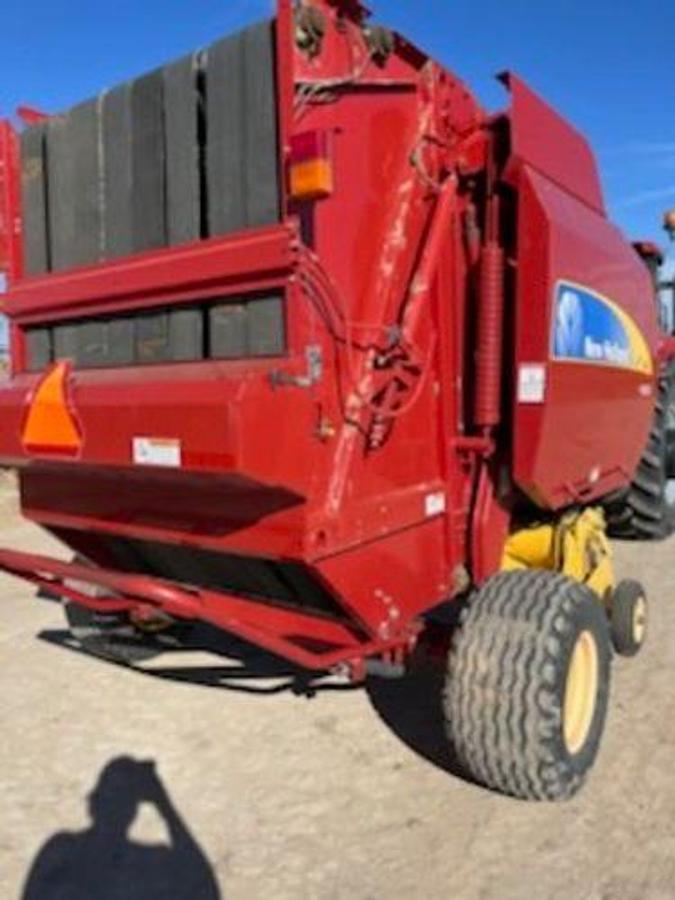 Used 2010 NEW HOLLAND BR7090