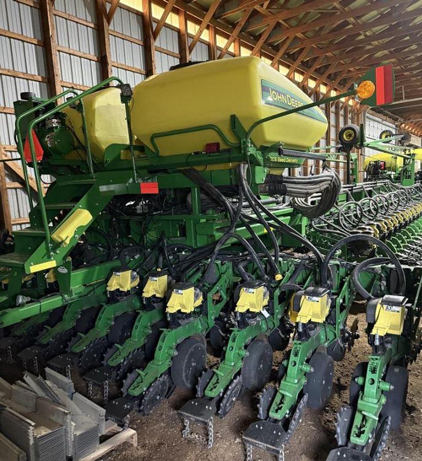 Used 2012 John Deere DB80 Planter