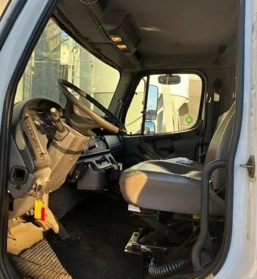 Used 2007 PALFINGER PK23002 MOUNTED ON 2007 FREIGHTLINER BUSINESS CLASS M2 106