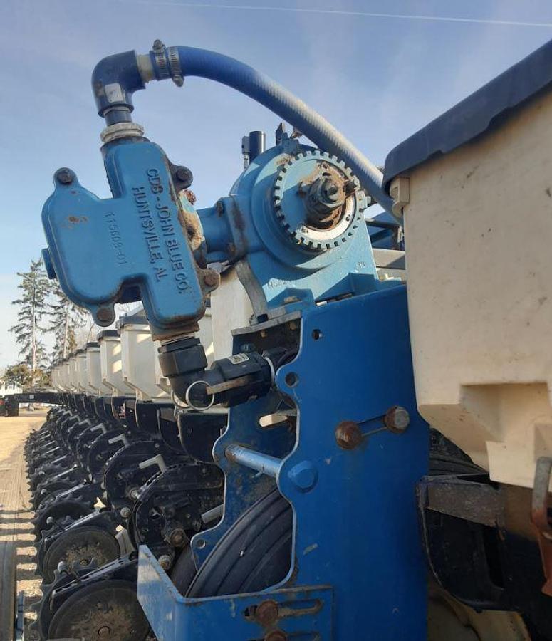Used 2014 KINZE 3600