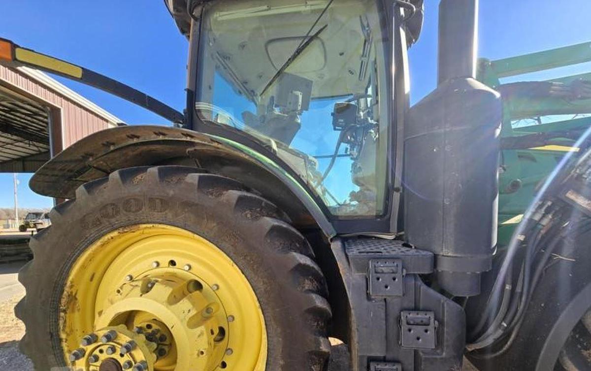 Used 2016 JOHN DEERE 7230R